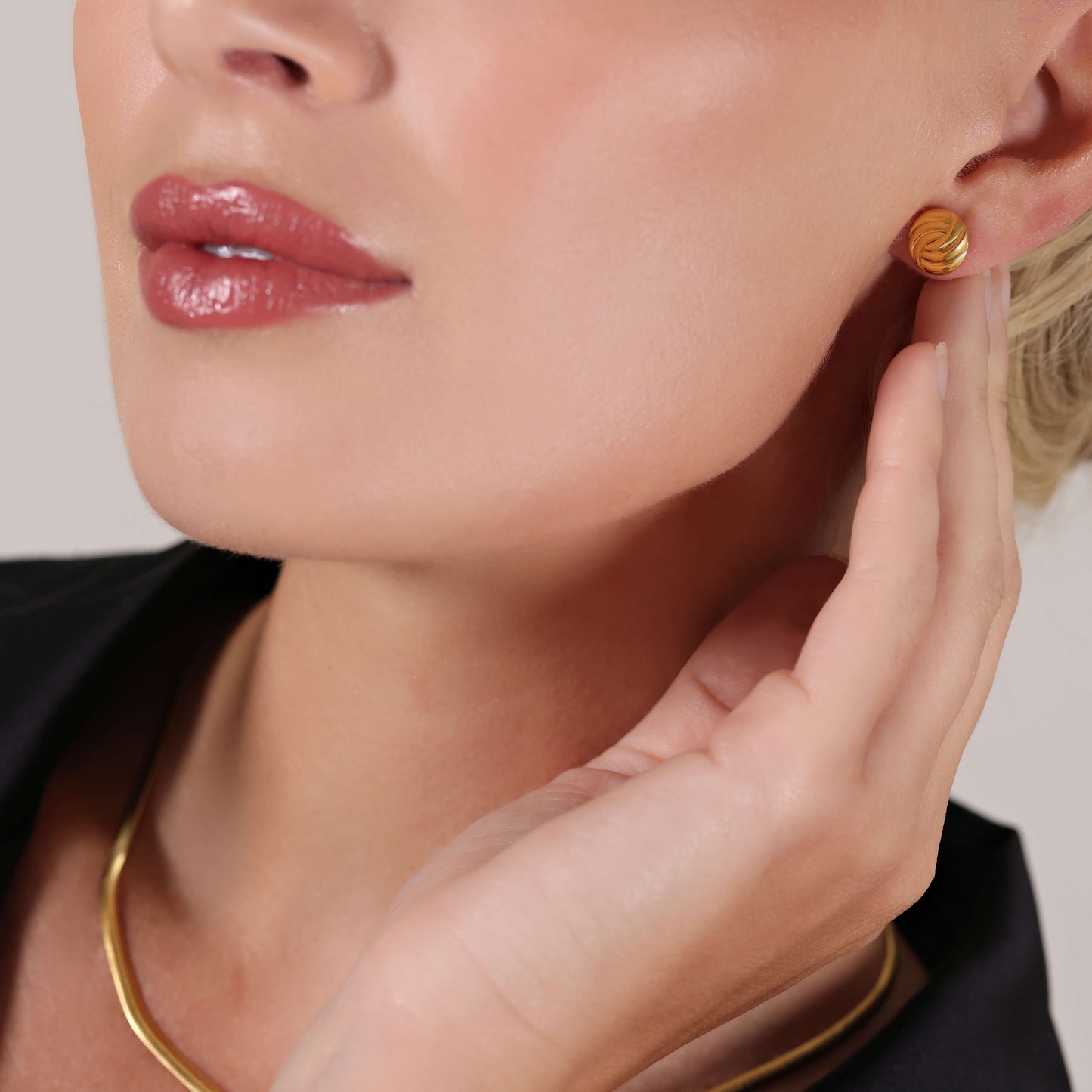 Kira Knot Stud Earrings
