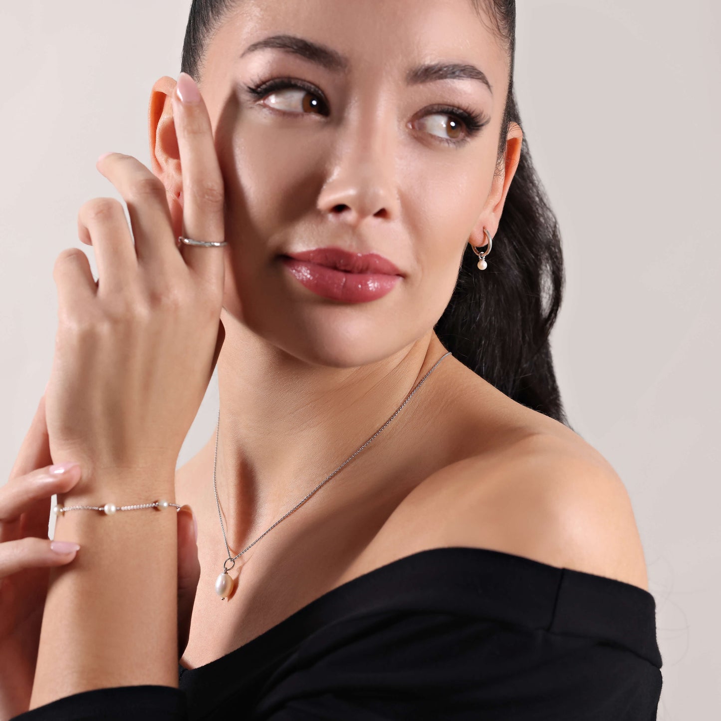 Penelope Pearl Adjustable Necklace